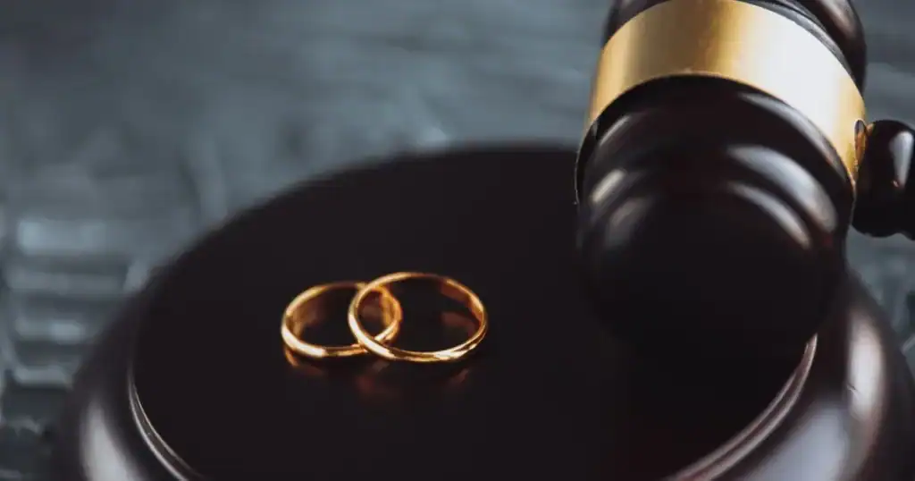 two rings on a judges gavel, symbolizing a divorce